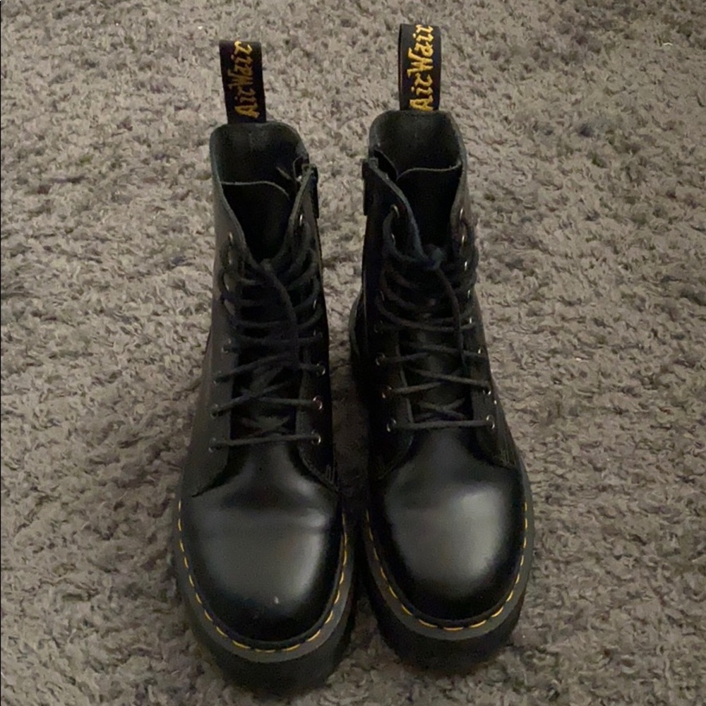 Jadon 8-Eye Boot Dr. Martens platforms